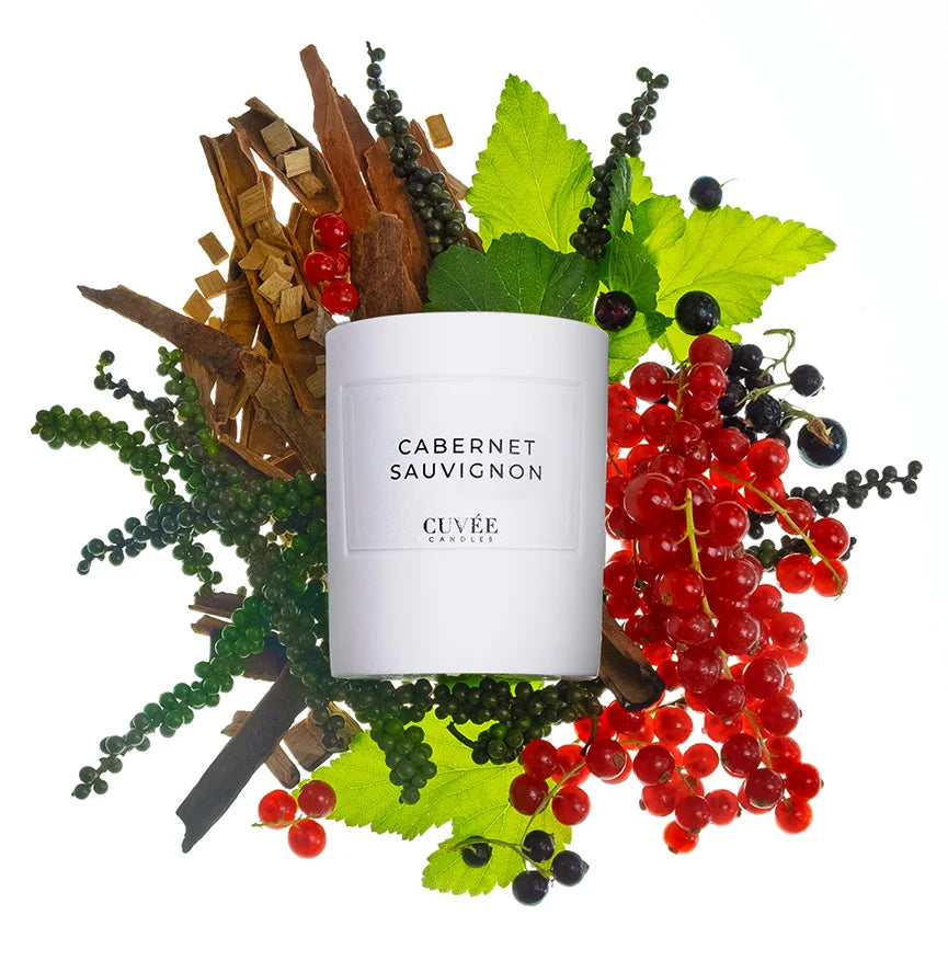 Luxurious Cabernet Sauvignon scented candle from CUVÉE CANDLES with the classic wine aromas of cassis, pepper and cedar wood of the Californian Cabernet style from the new world.